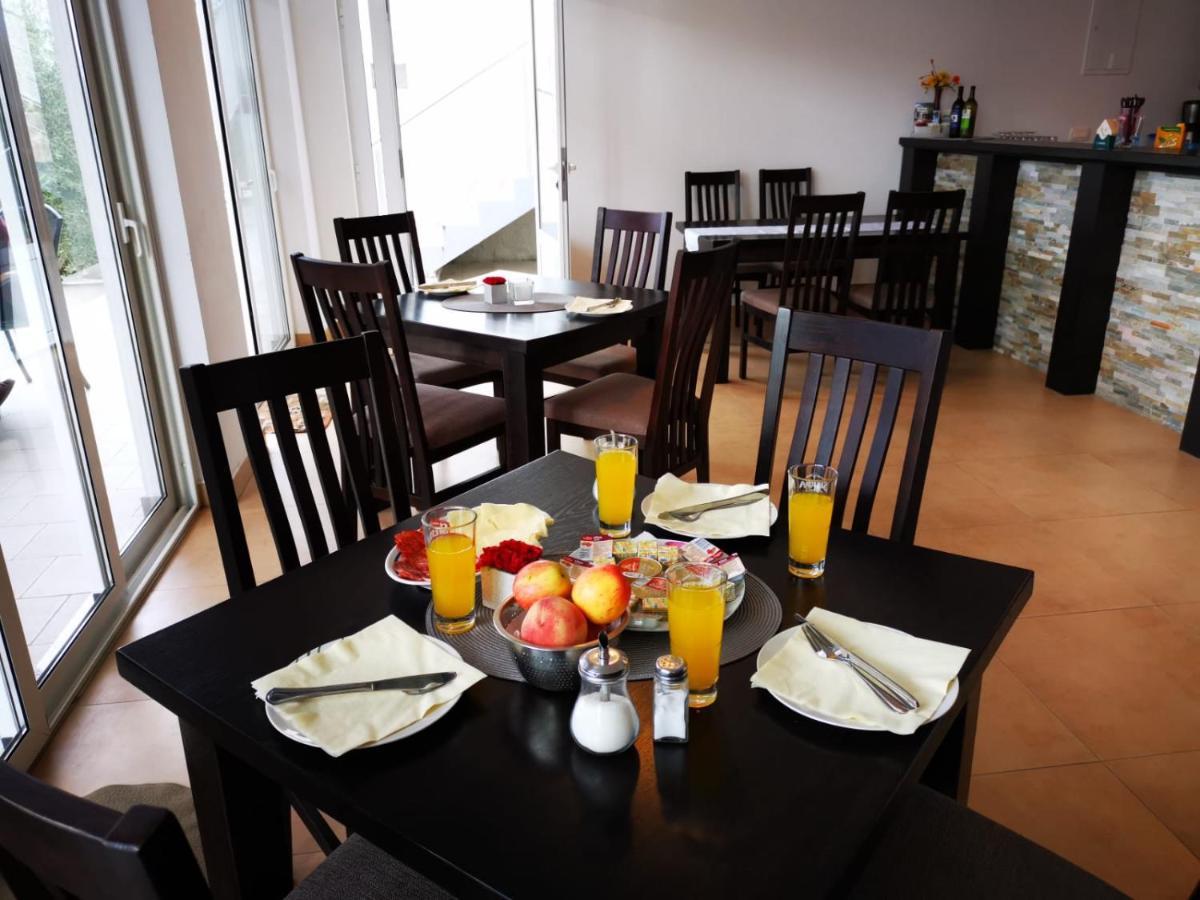Apartmani Smiljanic Starigrad Paklenica Ngoại thất bức ảnh