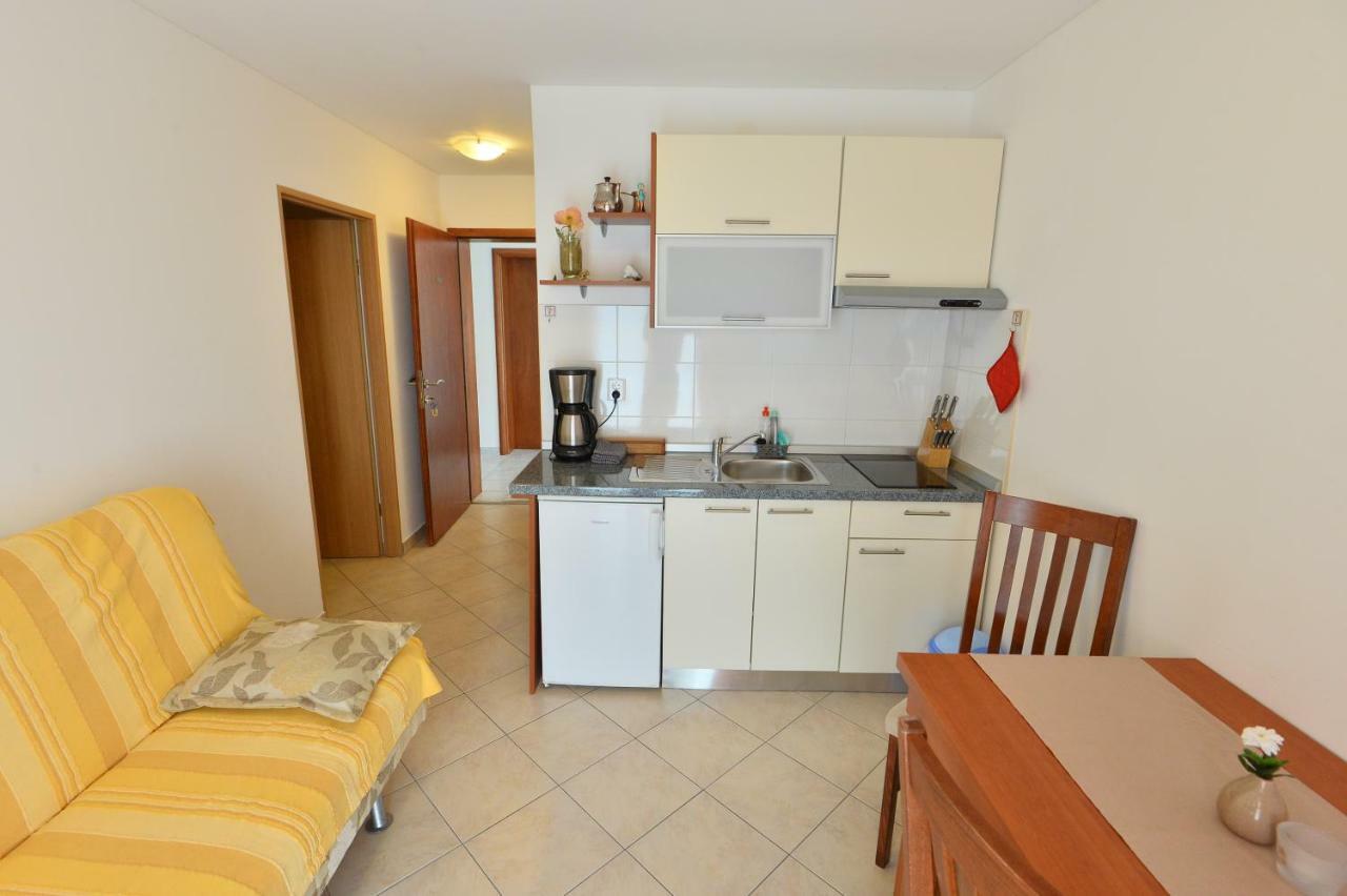 Apartmani Smiljanic Starigrad Paklenica Ngoại thất bức ảnh